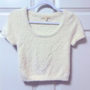 Chelsea & Violet Cream Fuzzy Knit Top
Buttery Soft with cashmere feel